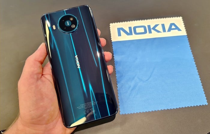 Nokia 8.3 5G mit Vertrag im Netz der Telekom, Vodafone oder o2 im Vergleich