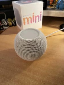 iPhone 12 Pro Max - Foto: HomePod mini