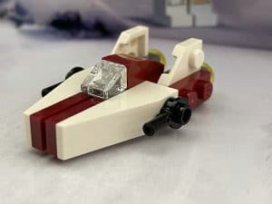 iPhone 12 Pro Max - Foto: LEGO A-Wing