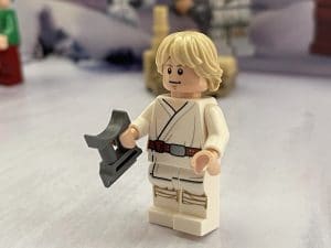 iPhone 12 Pro Max - Foto: LEGO Luke Skywalker