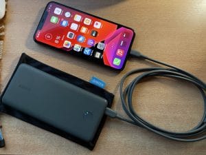 iPhone 12 Pro Max - Foto: Anker PowerCore Slim 10000 PD + Anker Lightning-Kabel + iPhone 11 Pro Max