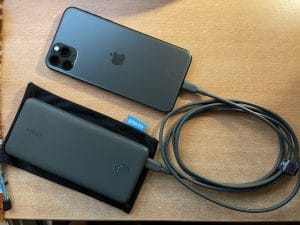 iPhone 12 Pro Max - Foto: Anker PowerCore Slim 10000 PD + Anker Lightning-Kabel + iPhone 11 Pro Max