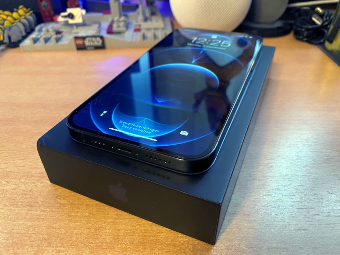Apple iPhone 12 Pro Max Test - glänzt