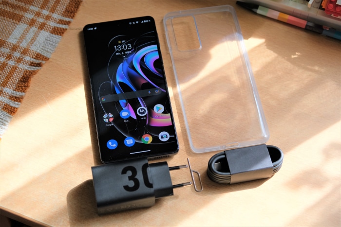 Motorola Edge 20 Pro im Test - Lieferumfang