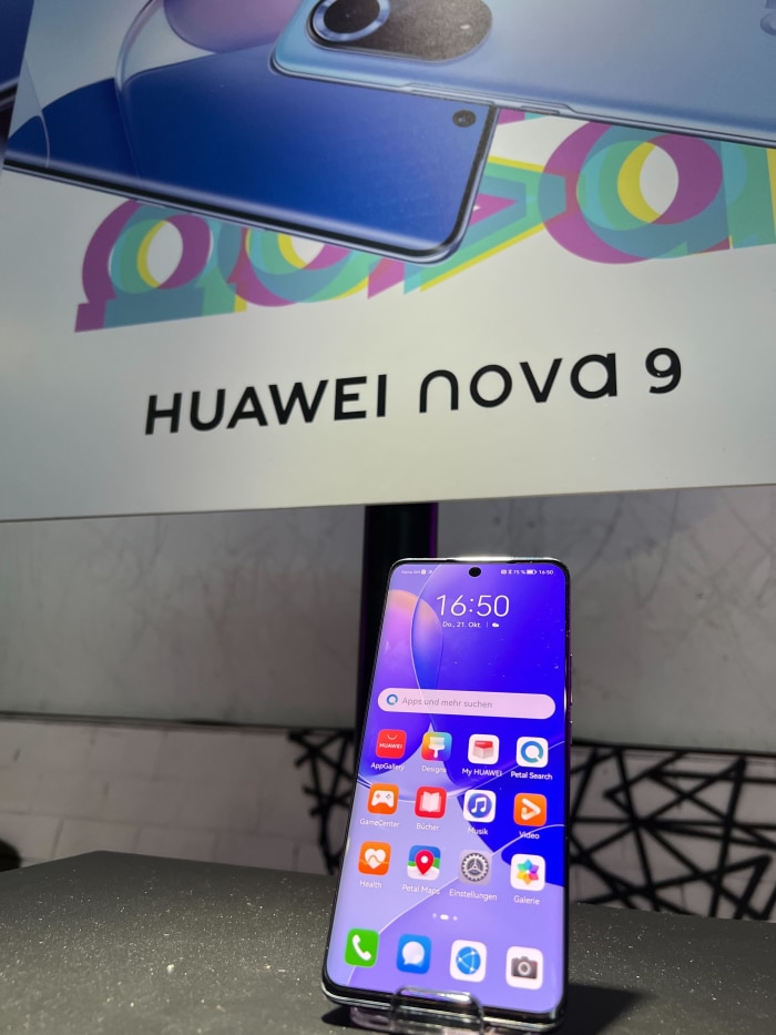 HUAWEI nova 9 - Aufsteller