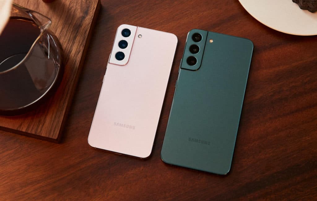 Samsung Galaxy S22 vs. Plus-Modell, Galaxy S22 mit Vertrag im Vergleich, Tarife bei Telekom, Vodafone und o2