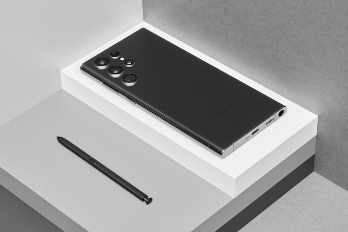 Samsung Galaxy S22 Ultra in Schwarz