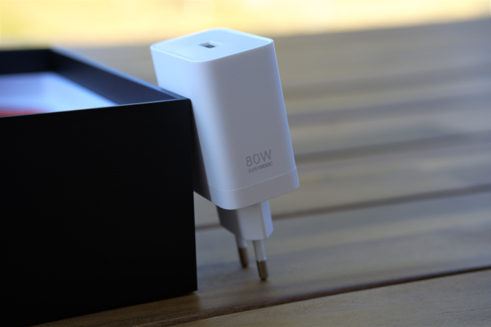 OnePlus 10 Pro Test - 80 W SuperVOOC Netzteil