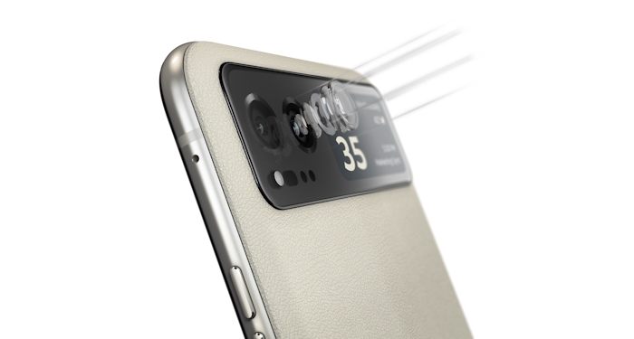 Motorola razr 40 mit Dual-Kamera zu Tarifen in den Netzen von Telekom, Vodafone und o2 Telefónica
