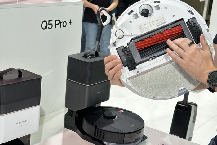Roborock Q8 Max - Unterseite - auf der IFA 2023