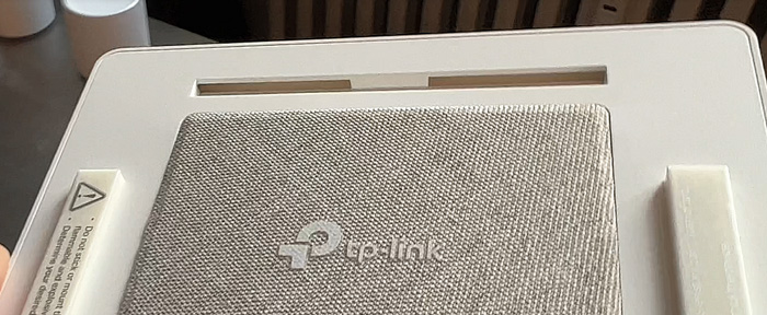 Ultraflacher TP-Link WiFi-6-Router Archer Air R5 angefasst: Mit nur 8-Millimeter ist die Design-Revolution eröffnet