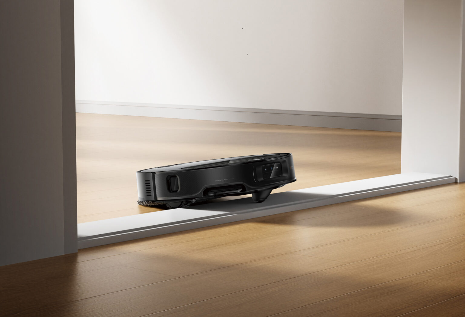Roborock Saros Z70 überfährt mit Rad-Lift Türschwelle