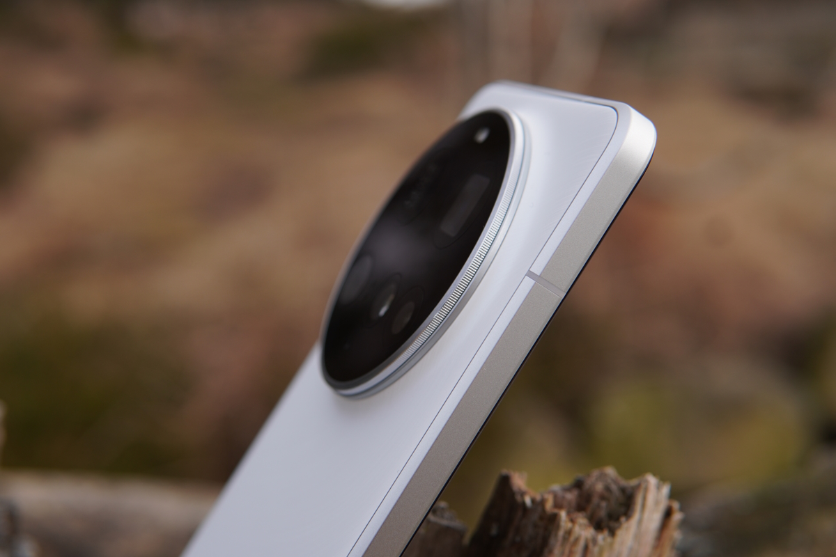Xiaomi 15 Ultra – Seite – mit Vertrag in den Netzen von Telekom, Vodafone, O₂ Telefónica und 1&1