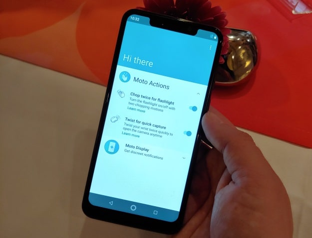 Motorola One HandsOn