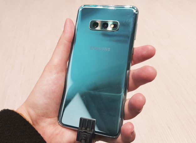 Samsung Galaxy S10e Test: Farbenfroh und kompakt, aber mit viel Power