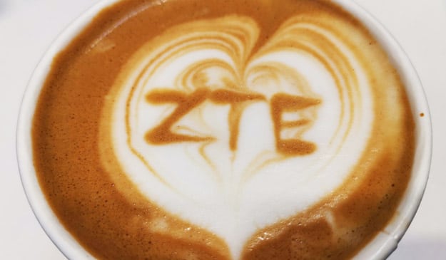 ZTE sieht Glasfaser als Rückrat für 5G & interessante Idee für 5G-Microzellen in Laternen