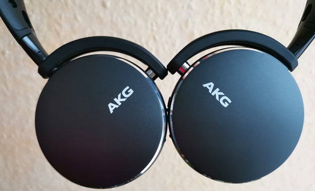 AKG Y500 im Test: Schicke kabellose Overhead-Kopfhörer mit Premium-Features